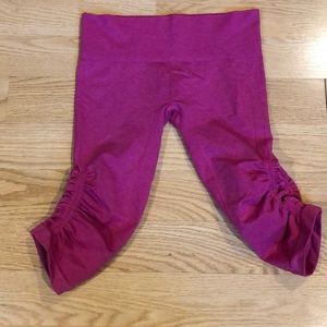 Lululemon side scrunch crop pant